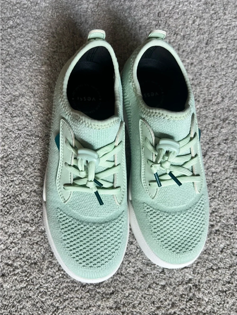Vessi Kids Size J3 Seafoam ‘Weekend Sneaker’ Waterproof Sneakers Boy Girls